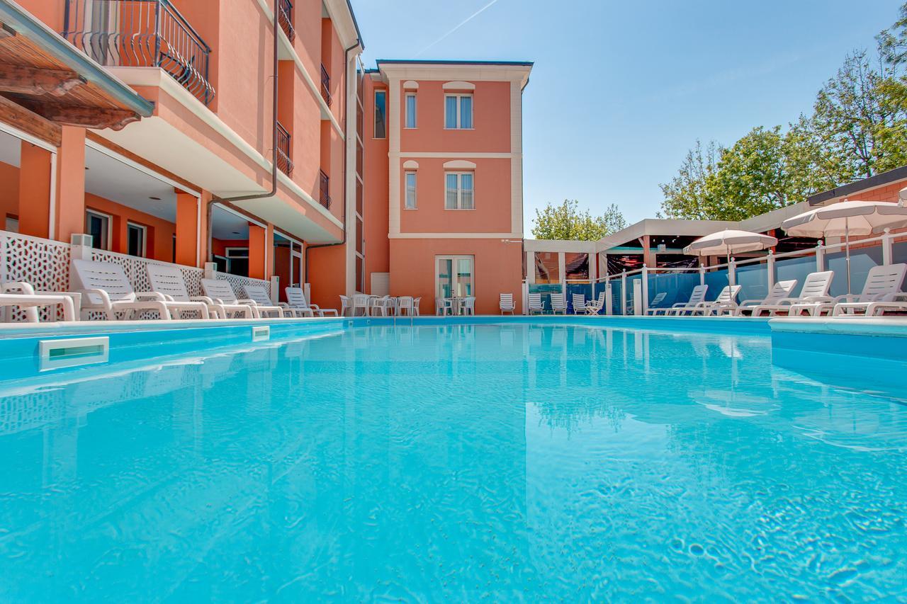Hotel De La Ville Cesenatico Exterior photo
