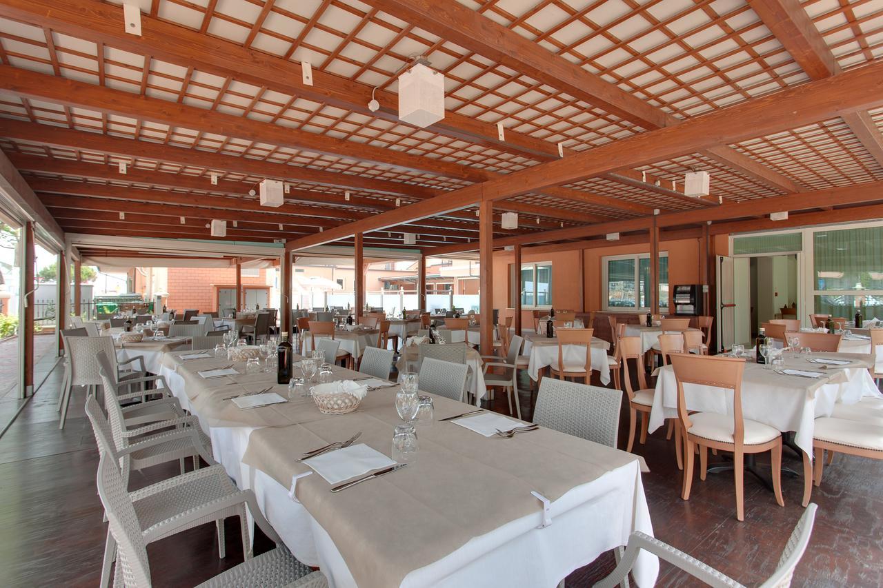 Hotel De La Ville Cesenatico Exterior photo